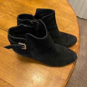 Sam Edelman Black Suede Petty Heeled Ankle Zip Bootie 8M